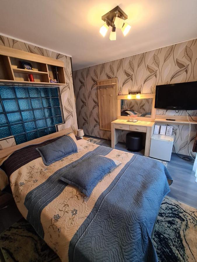 Vila Valencia Азуга Екстериор снимка
